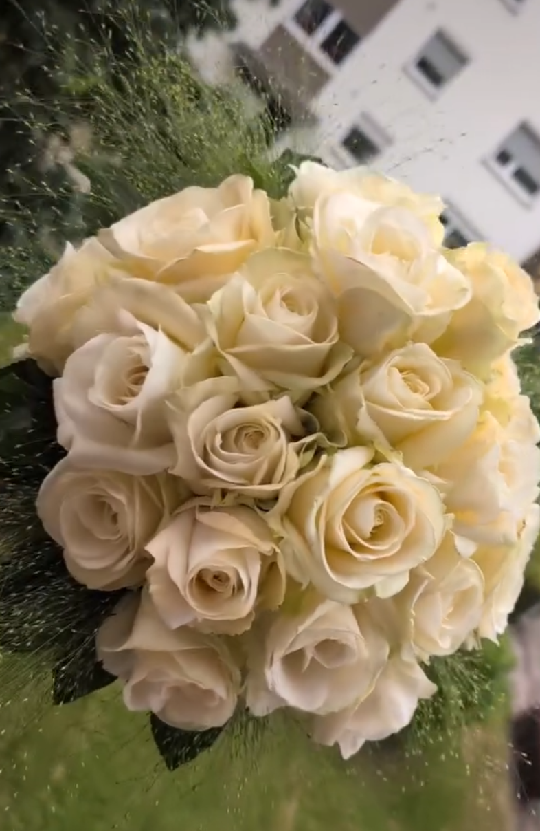 Bridal bouquet & marriage proposal arrangement — STARSPACE