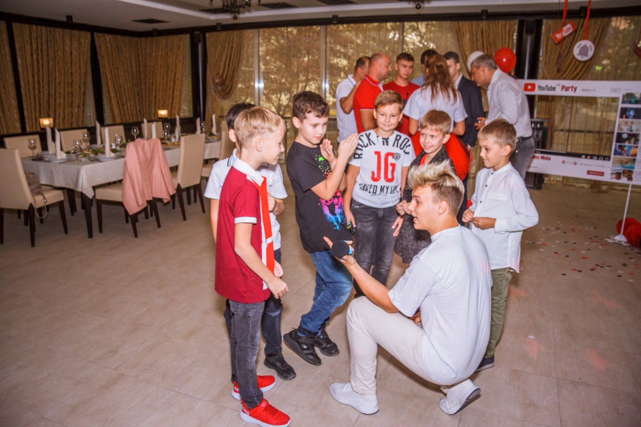 Children's animation at a birthday party — STARSPACE Bremen